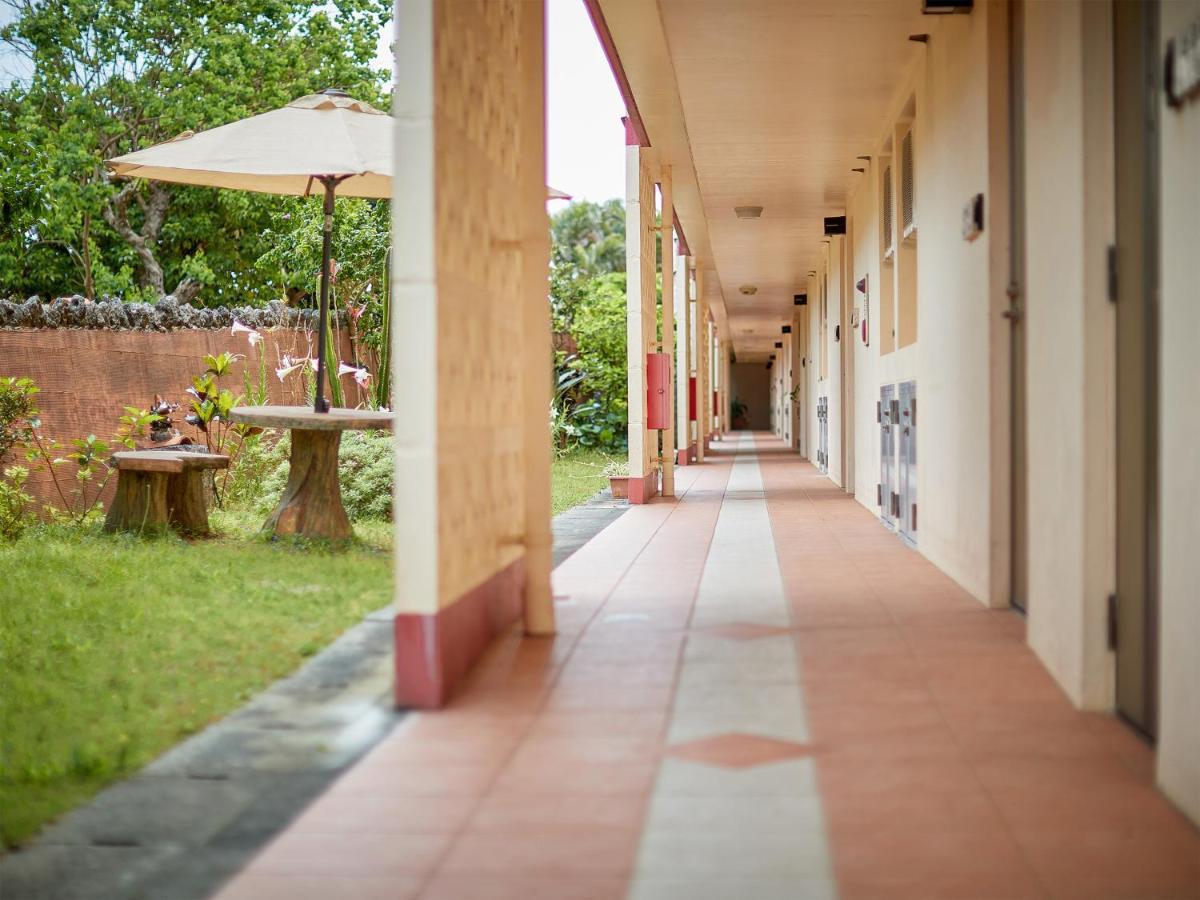 Hotel Murasakimura Йомитан Екстериор снимка
