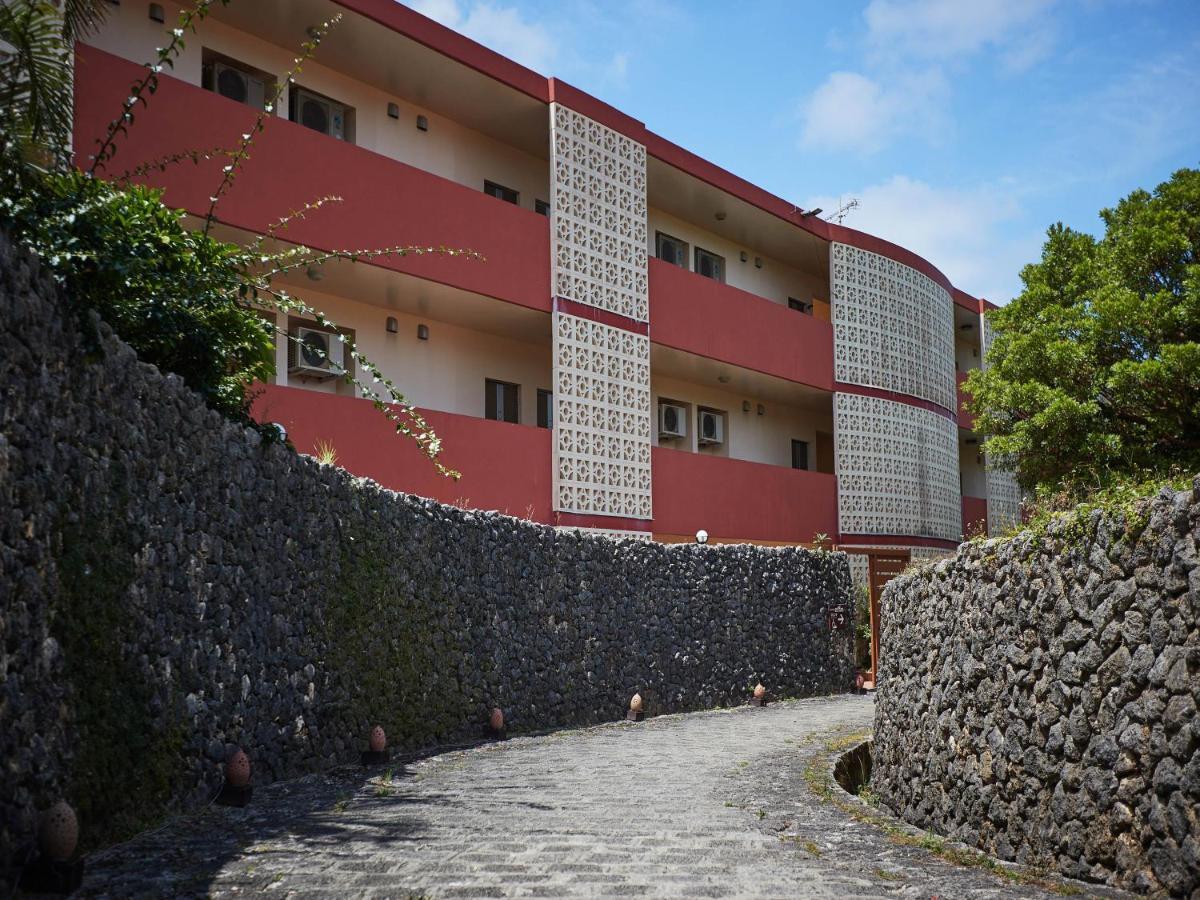 Hotel Murasakimura Йомитан Екстериор снимка